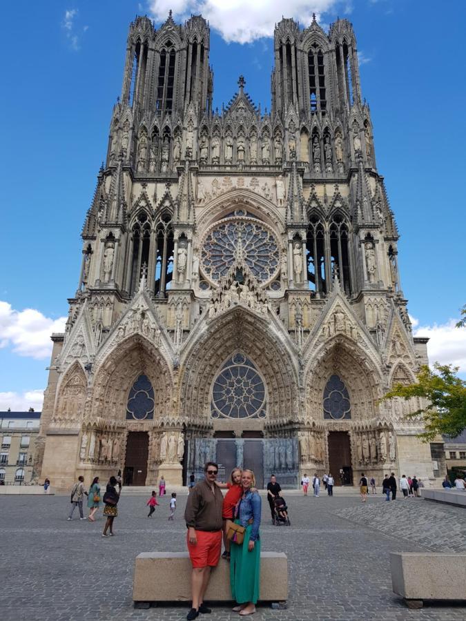 Moet Appartamento Reims Esterno foto